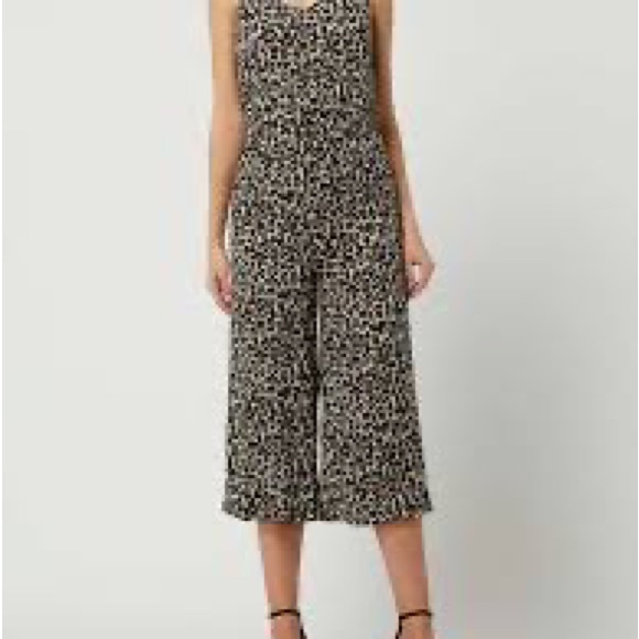 Vero Moda simply easy culotte leopard jumpsuit - Picture 6 of 6